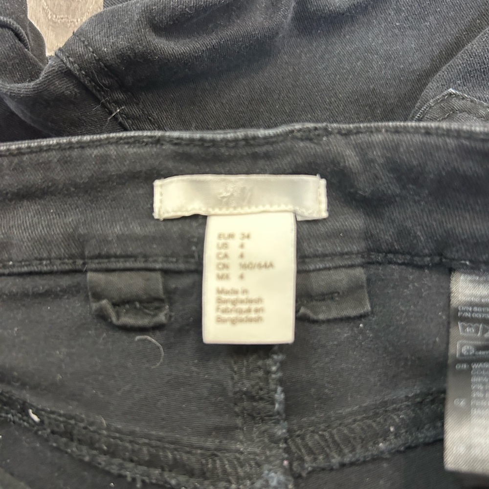 H&M High Rise Jean Shorts Stretchy - Picture 3 of 4